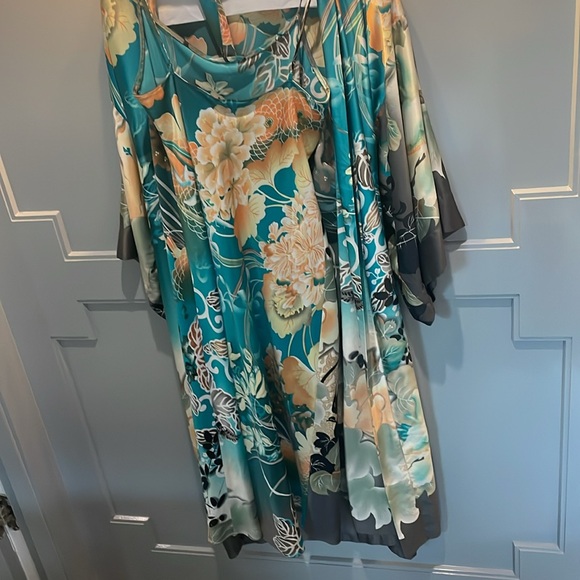 Natori Vintage Silk Nightgown and Robe - Picture 3 of 4